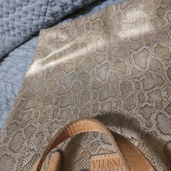 Consuela Leah Essential Tote - Picture 12 of 14